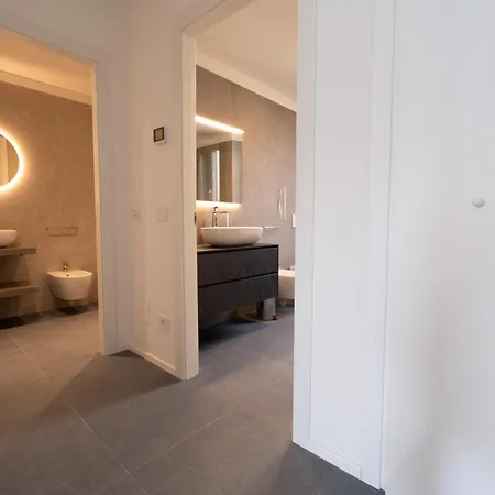 Casa Mael - Spacious Lakefront Flat * Lierna