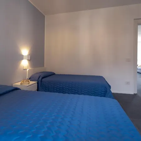 Casa Mael - Spacious Lakefront Flat リエルナ