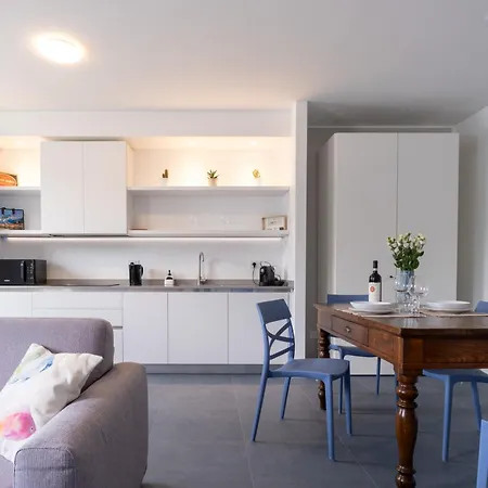 アパート Casa Mael - Spacious Lakefront Flat リエルナ