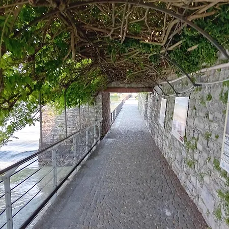 Casa Mael - Spacious Lakefront Flat