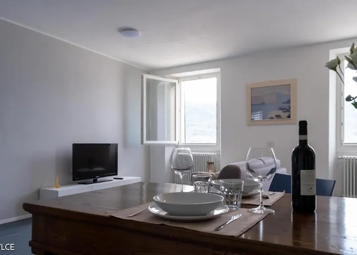 Casa Mael - Lakefront Flat *