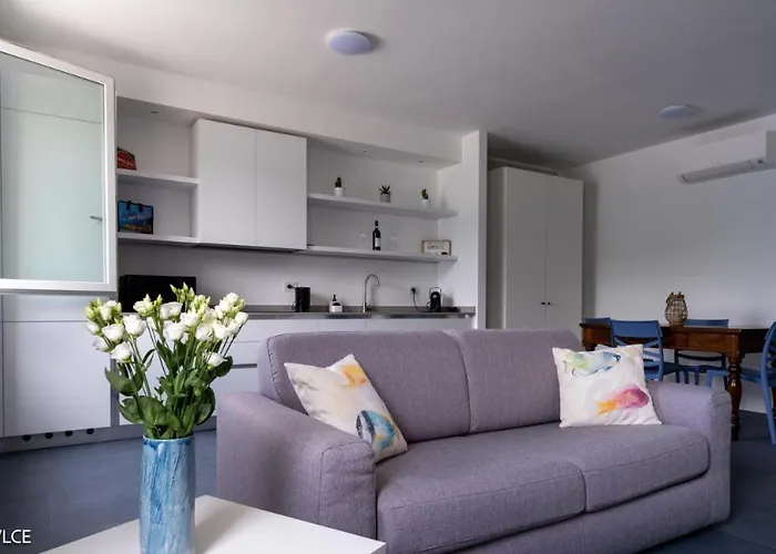 Casa Mael - Lakefront Flat 리에르나